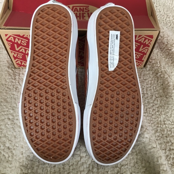 NIB Vans Slip On Suede Sneakers W8.5, M7 - Picture 4 of 5